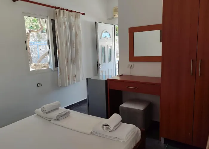 Veronika Apartament Qeparo